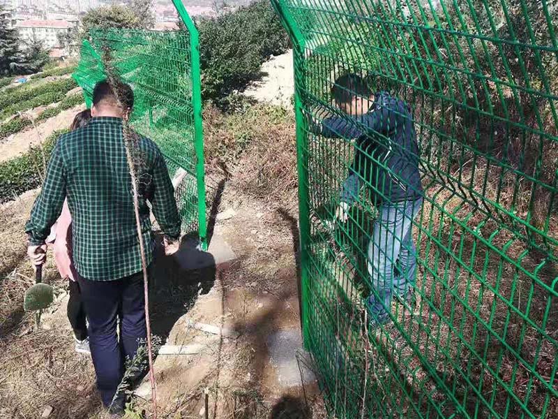 防護(hù)網(wǎng)安裝保護(hù)美麗嶗山